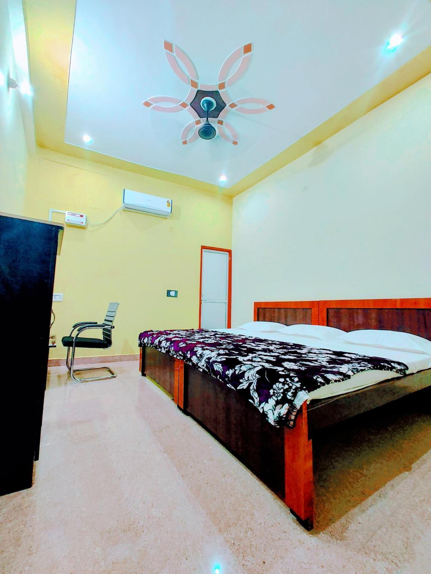 Hotel Raghukul Ayodhya Exterior foto